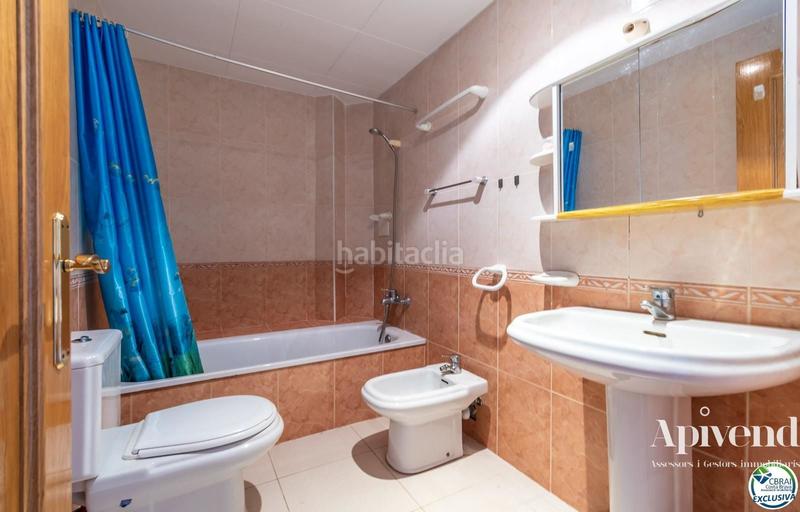 Foto cb5d7e06-a434-4b92-9c09-54357c1913b2. Casa adosada casa con gran terraza y 4 habitaciones en Roses