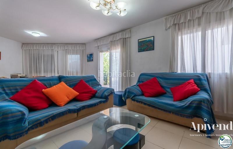 Foto fd569ffa-7c61-43e8-9da4-c1c418a4af22. Casa adosada casa con gran terraza y 4 habitaciones en Roses