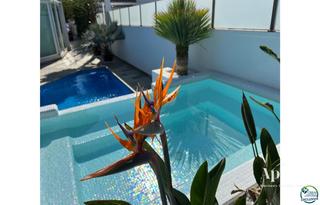 Xalet  Falconera. Empuriabrava hermosa casa moderna con piscina y amarre cerca de