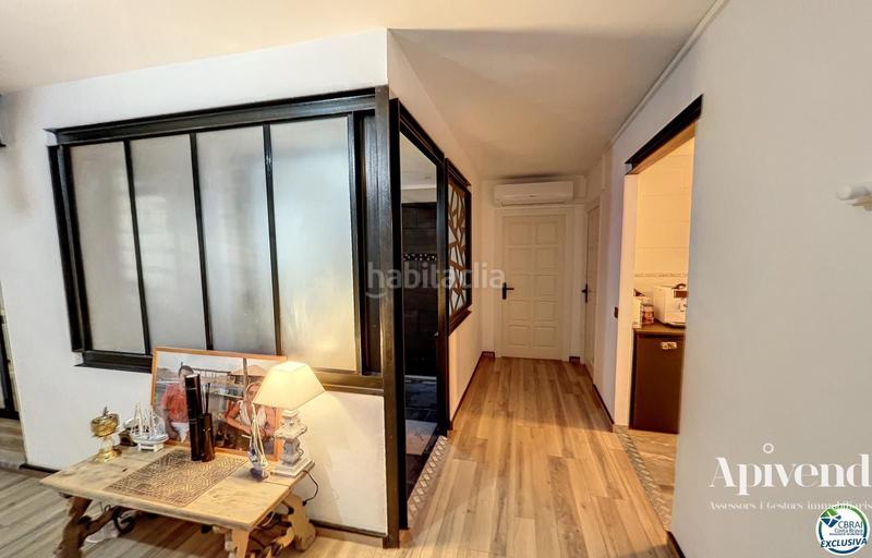 Foto 2c1175f4-87d1-43b9-8e08-5cdbeb262cb3. Pis amb calefacció a Centre Roses