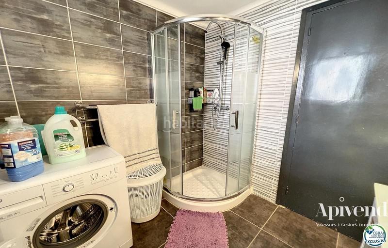 Foto 8bd41369-96c8-4115-a41f-5c6912ff2bef. Pis amb calefacció a Centre Roses