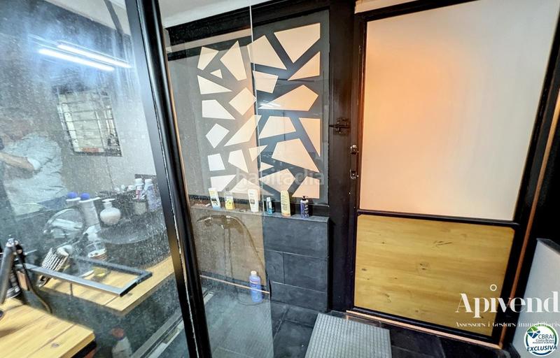 Foto d1be25ce-4241-4d8d-b7f0-c707761a00e4. Pis amb calefacció a Centre Roses