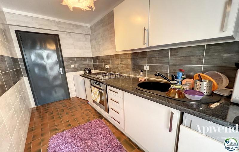 Foto edb8d06c-b6a8-4351-9bd7-cfbd9fcad34f. Pis amb calefacció a Centre Roses