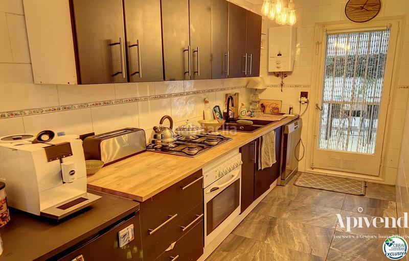 Foto f54046d9-176a-44b3-aa3d-d93b26716c1a. Pis amb calefacció a Centre Roses