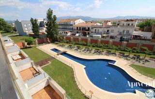 Pis  Puigrom. Oportunidad única! apartamento planta baja con parking y piscina