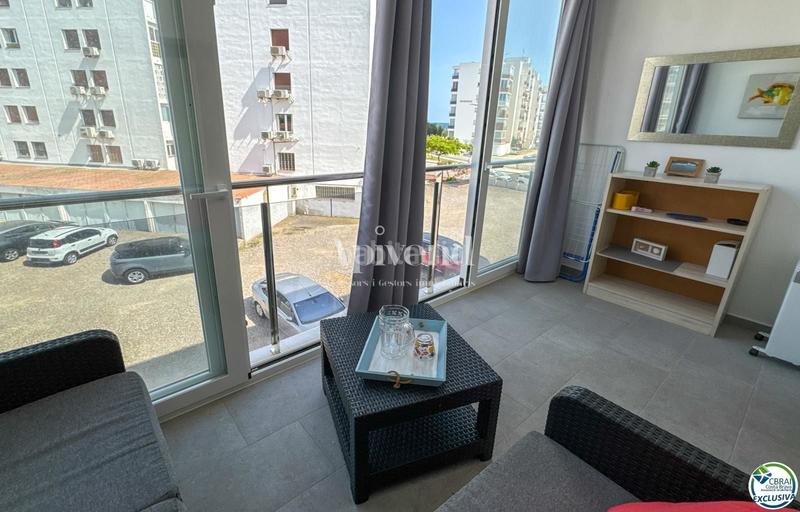 Foto 284c75d8-072e-41fe-9499-77bf5b1673a0. Piso estudio con licencia turística en segunda línea de mar Santa Margarida, en Roses