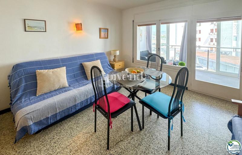 Foto 31a562ac-f408-4fc2-bb14-32d52f6d6ce2. Piso estudio con licencia turística en segunda línea de mar Santa Margarida, en Roses