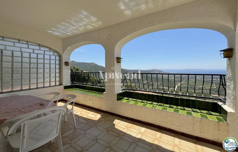 Foto 036fa2b8-62c3-445f-bb19-eb4f82f17512. Chalet casa para reformar con increíbles vistas al mar! en Roses