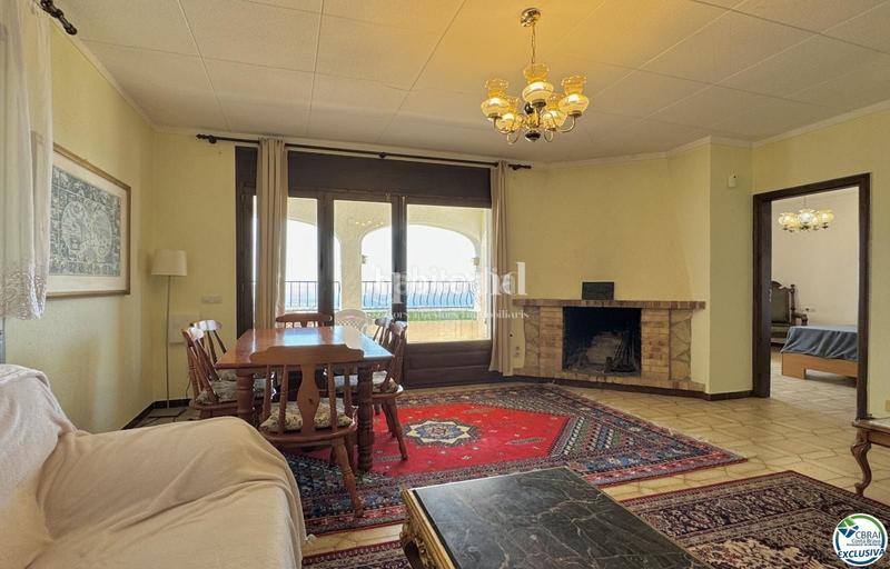 Foto 4c64fc72-96b5-4d4e-bd5c-41f6097f3374. Chalet casa para reformar con increíbles vistas al mar! en Roses