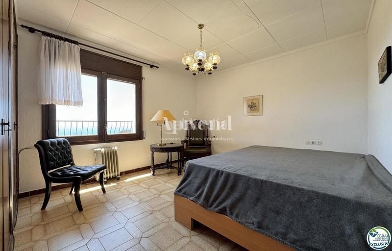 Foto dd9c122b-dcc0-46c0-b1bb-b8daf4c17683. Chalet casa para reformar con increíbles vistas al mar! en Roses