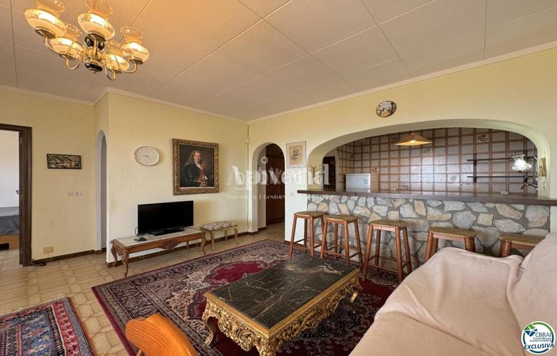 Foto e9473947-1468-4c0a-8105-4428b8eb678c. Chalet casa para reformar con increíbles vistas al mar! en Roses