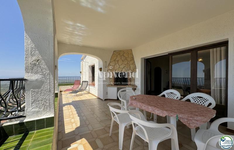 Foto f0887ee3-a23e-423e-a235-7b2610ad3bf9. Chalet casa para reformar con increíbles vistas al mar! en Roses