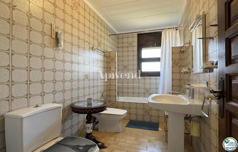 Foto fc615b56-555a-4fd0-b9b5-8d92586dd876. Chalet casa para reformar con increíbles vistas al mar! en Roses