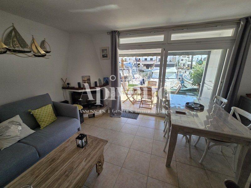 Foto 140ac796-cde8-4091-a35e-a9d2d1bddbd1. Casa adosada casa del pescador sector illa cartago en Empuriabrava
