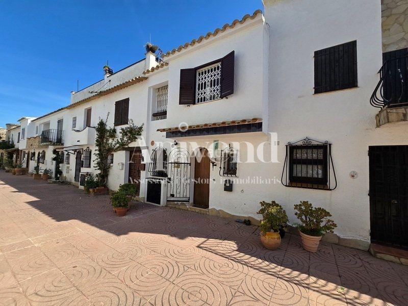 Foto 66e75516-54e4-497c-8d7c-de924b58be4b. Casa adosada casa del pescador sector illa cartago en Empuriabrava
