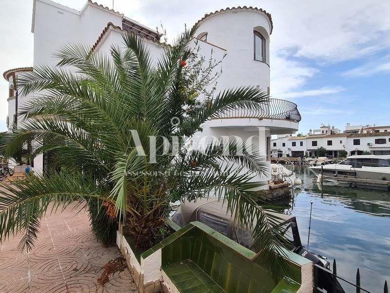 Foto bc5a708b-163f-4db5-b798-2247d147170a. Casa adosada casa del pescador sector illa cartago en Empuriabrava