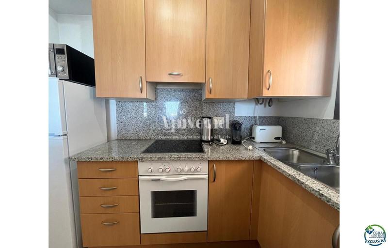 Foto 4a6b253e-c3f6-43cf-a814-6e0e5de7521f. Piso bonito y moderno piso en primera línea de mar, vistas al mar, garaje cerrado, piscina comunitaria en Empuriabrava