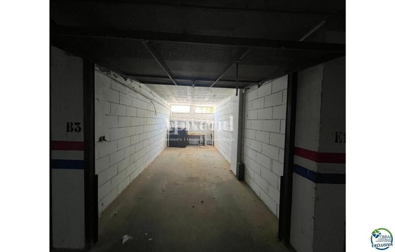 Foto 4f2a259b-9cf4-489b-86e4-0de16f4db24e. Piso bonito y moderno piso en primera línea de mar, vistas al mar, garaje cerrado, piscina comunitaria en Empuriabrava