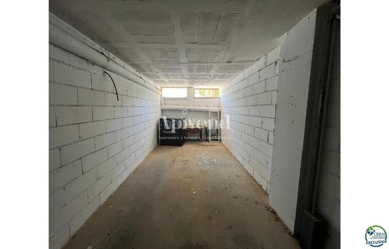 Foto 740f1fb2-e241-4cb4-8d12-5155a98da5d0. Piso bonito y moderno piso en primera línea de mar, vistas al mar, garaje cerrado, piscina comunitaria en Empuriabrava