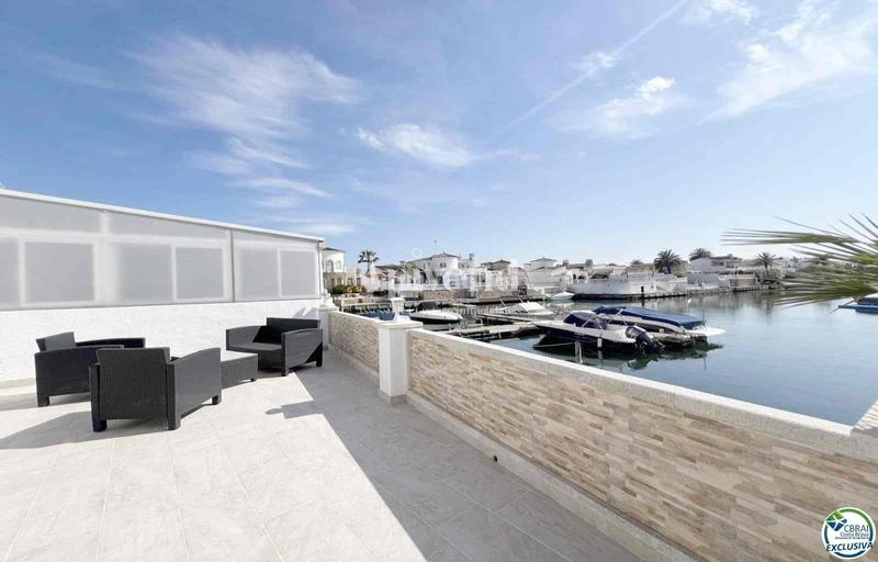 Foto bbedb218-bbd4-4378-864a-f13160acc04e. Casa adossada amb aparcament a Tordera - Fluvià - Llobregat Empuriabrava