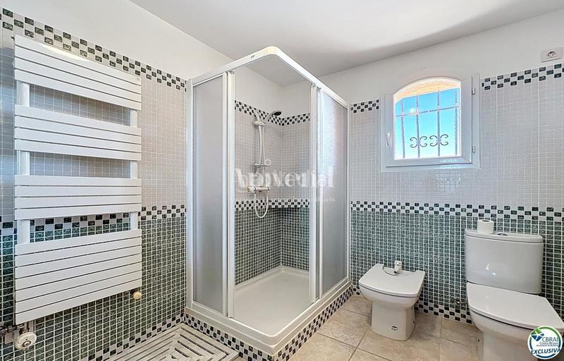 Foto a3e495ae-a7d6-42df-bffd-5c5f7adafa2d. Chalet en venta villa de alto standing con vistas al mar , costa brava en Pau