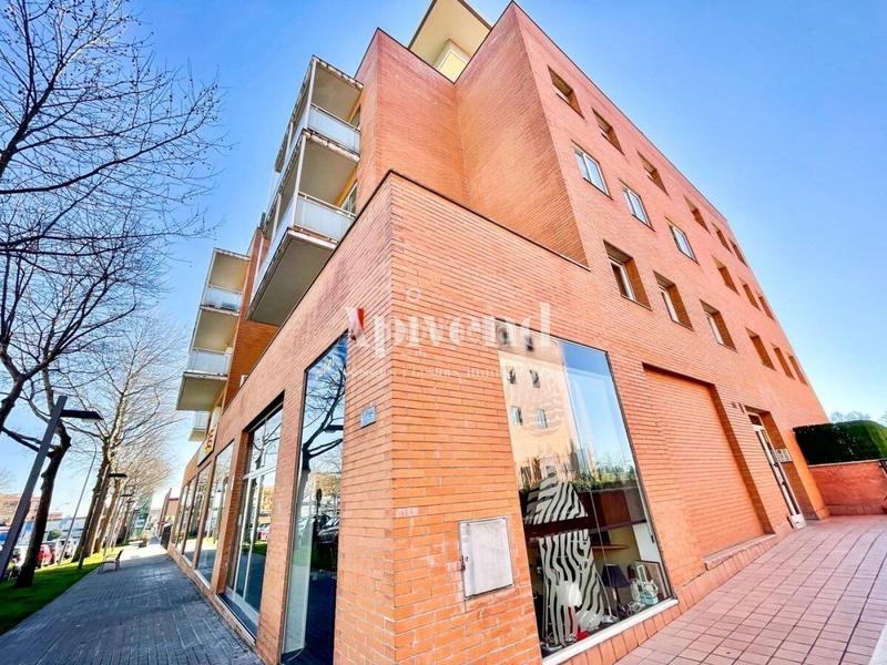 Foto 855c3b75-eb92-47dc-ab01-3e13d45f4281. Ático  dúplex zona creu de la mà en Poble Nou-Olivar Gran Figueres
