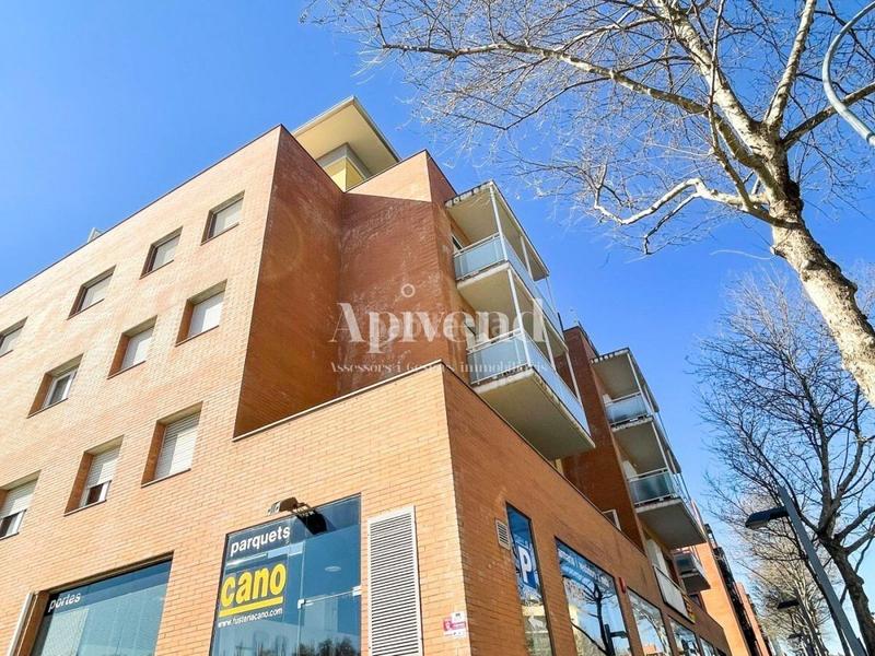 Foto e38afa63-d1a0-4e11-b1b3-ccf84c0e9b3f. Ático  dúplex zona creu de la mà en Poble Nou-Olivar Gran Figueres