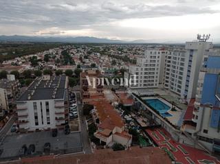 Pis  Carrer muga-delta. Apartamento en primera linea de mar