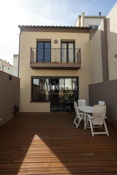 Foto 48ca1b49-11c0-4dd6-941d-fdb7f21f25b1. Casa  en perfecto estado en el centro en Poble Nou-Olivar Gran Figueres