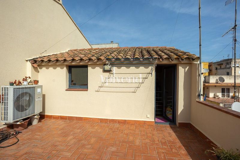 Foto 5b1f9122-ed84-48eb-be13-5bf8aa30b67a. Casa  en perfecto estado en el centro en Poble Nou-Olivar Gran Figueres