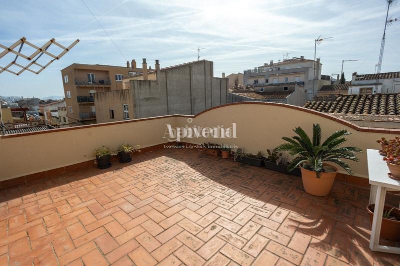 Foto a1b9c41b-06e4-4e1d-87f9-cf30f46f7f15. Casa  en perfecto estado en el centro en Poble Nou-Olivar Gran Figueres