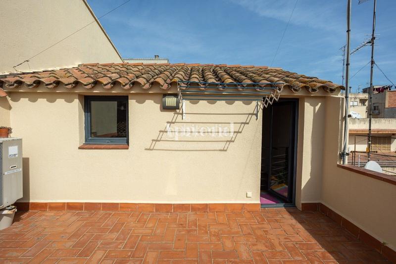 Foto ae748012-0f3e-425d-b131-d2b589875f9a. Casa  en perfecto estado en el centro en Poble Nou-Olivar Gran Figueres