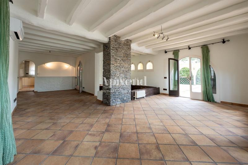 Foto aa176323-34e3-41cd-8199-501eceb28b47. Haus mit heizung parking pool in Requesens Empuriabrava