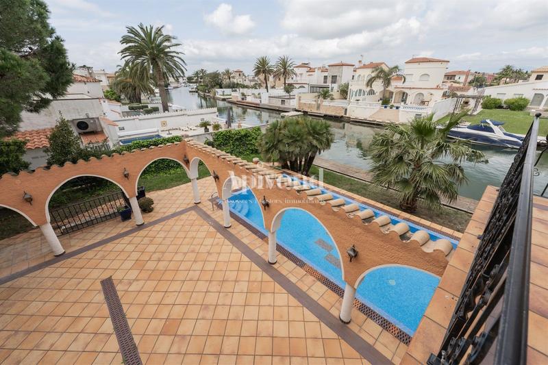 Foto bc0e3e20-09a4-461e-8ae1-407524e1b348. Haus mit heizung parking pool in Requesens Empuriabrava