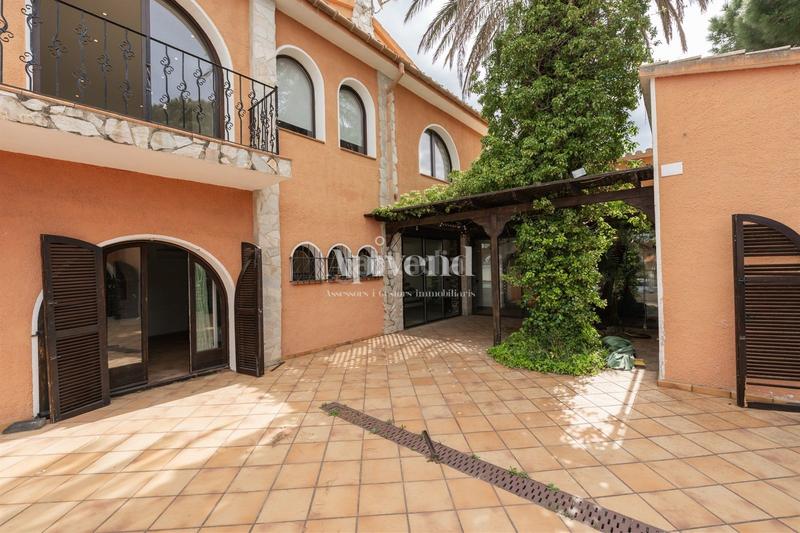 Foto ccd82d73-1e91-439d-8cb6-8b24e1f054e0. Haus mit heizung parking pool in Requesens Empuriabrava