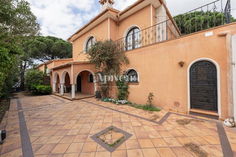 Foto ee9f3ff4-034b-44f1-b466-21546855048c. Haus mit heizung parking pool in Requesens Empuriabrava