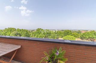 Pis  Carrer elx. Buscas un piso con terraza, luz natural y vistas en figueres?
