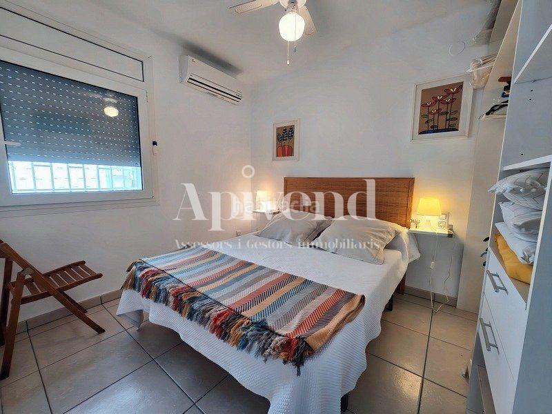 Foto 2a203f26-4678-4d2e-b2eb-29f847921e9f. Chalet casa de una sola planta con licencia t. sector montseny en Empuriabrava