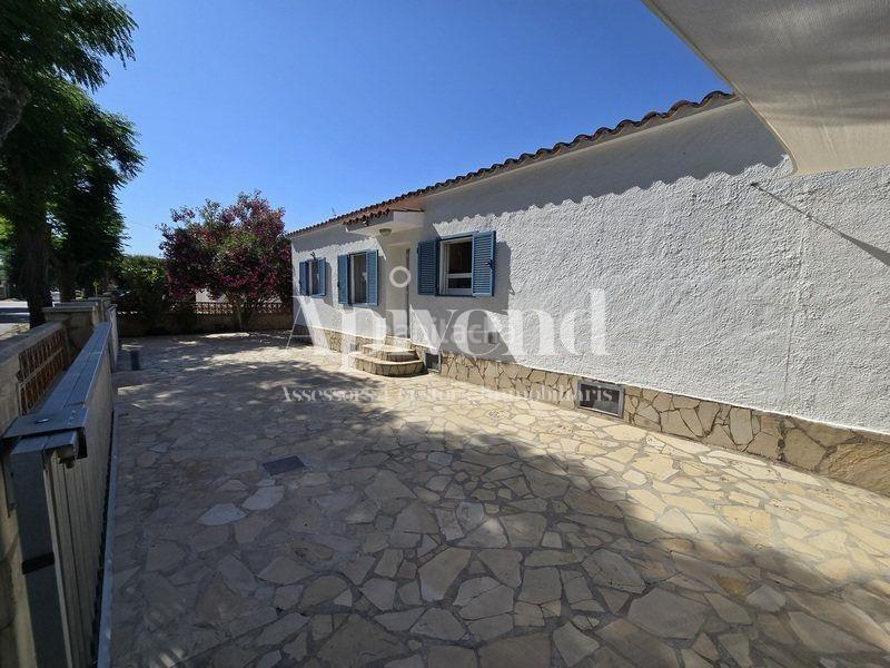 Foto 5365e788-62da-44f6-88ee-fd7a0afe2cee. Chalet casa de una sola planta con licencia t. sector montseny en Empuriabrava