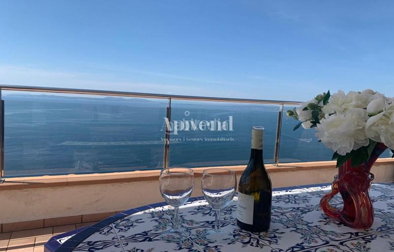 Foto 00ba517c-e1e4-44fe-add2-b10a193f31ef. Piso excepcional apartemento con vista mar increible en canyelles en Roses