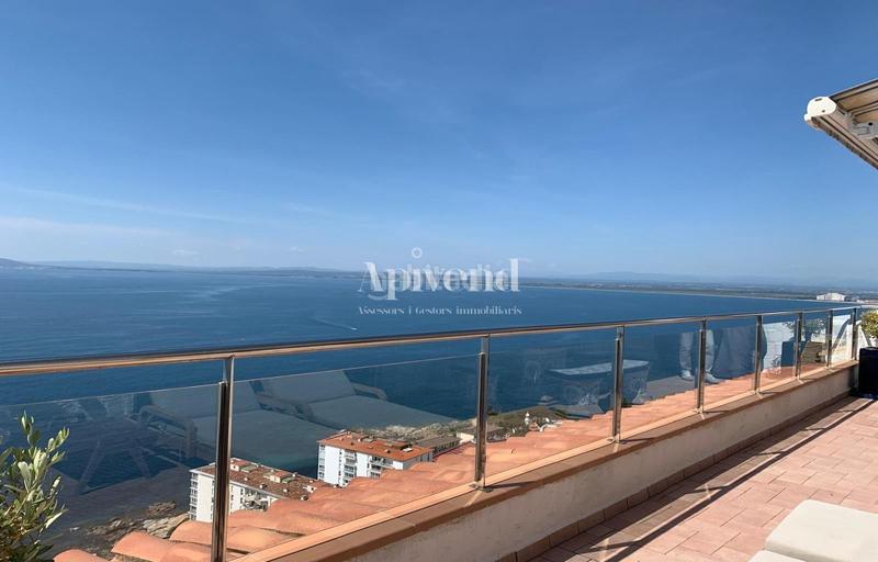 Foto dea1ede4-36dc-4c7e-88c0-3eeb3eb21841. Piso excepcional apartemento con vista mar increible en canyelles en Roses
