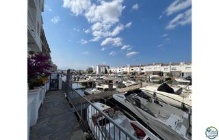 Appartamento  Port emporda. Apartamento totalmente reformado con 2 habitaciones y vistas al
