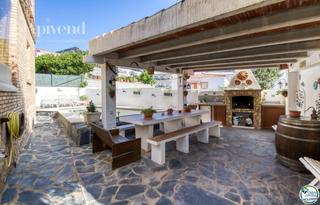 Chalet  Roma. Encantadora casa independiente con piscina en mas oliva, roses