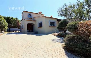 Chalet  Mig. Villa totalmente renovada en la exclusiva zona de peralada golf