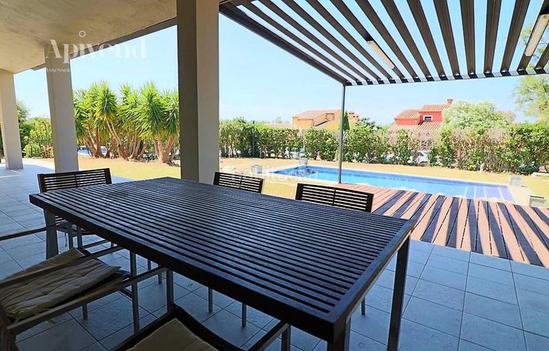 Foto f5b19f78-f327-4859-bd77-4ebe77c78b9e. Chalet con riscaldamento parcheggio piscina in Peralada