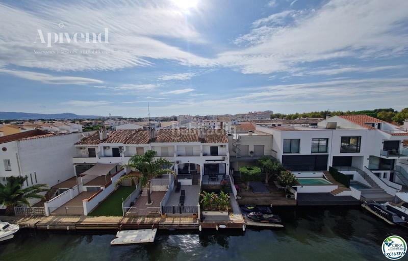 Foto 42dcd0cc-6aec-4bcb-a82f-46f6fab72708. Pis amb calefacció aparcament a Port Banyuls - Port Alegre - Port Empordà Empuriabrava