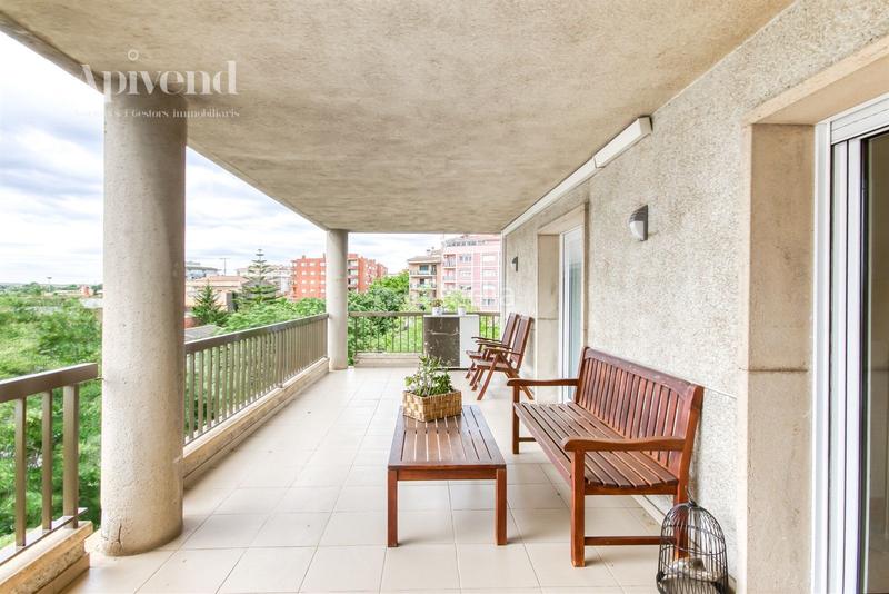 Foto 5819b0c9-c4f4-4485-aecf-a5080361e610. Piso edificio maxim en Eixample-Horta Capallera Figueres