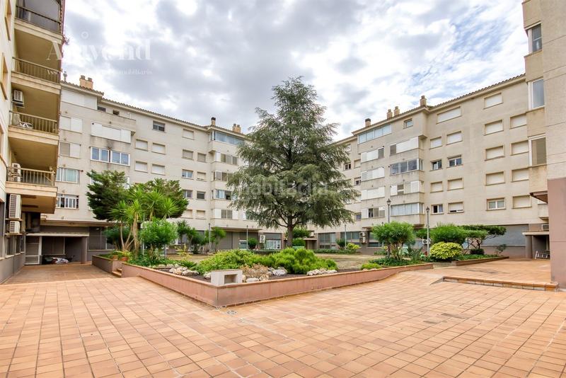 Foto cce81bba-b4eb-4fcb-b15c-5292b88d9ea3. Piso edificio maxim en Eixample-Horta Capallera Figueres