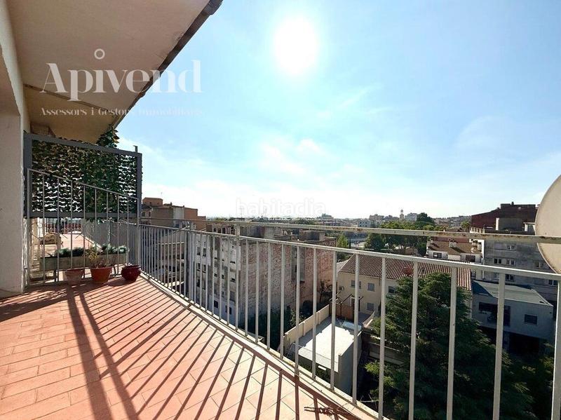 Foto 4a7cfccf-0a1e-43a2-b390-f6eb0641202d. Ático  en venta . en Centre Figueres