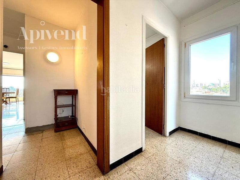 Foto f46b7866-4e5c-4fe8-aeff-9a406d6f9f8f. Ático  en venta . en Centre Figueres